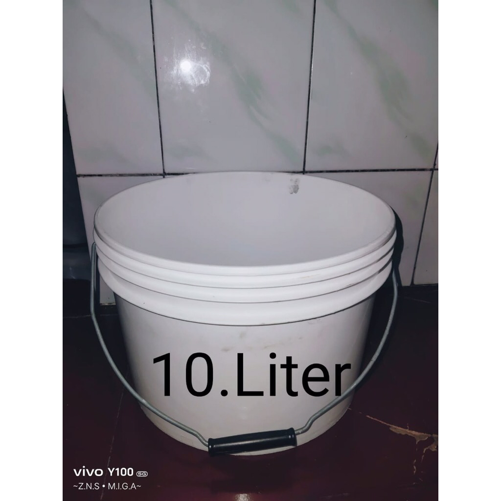 ember bekas cat, bahan tebal gagang besi harga 1 pcs