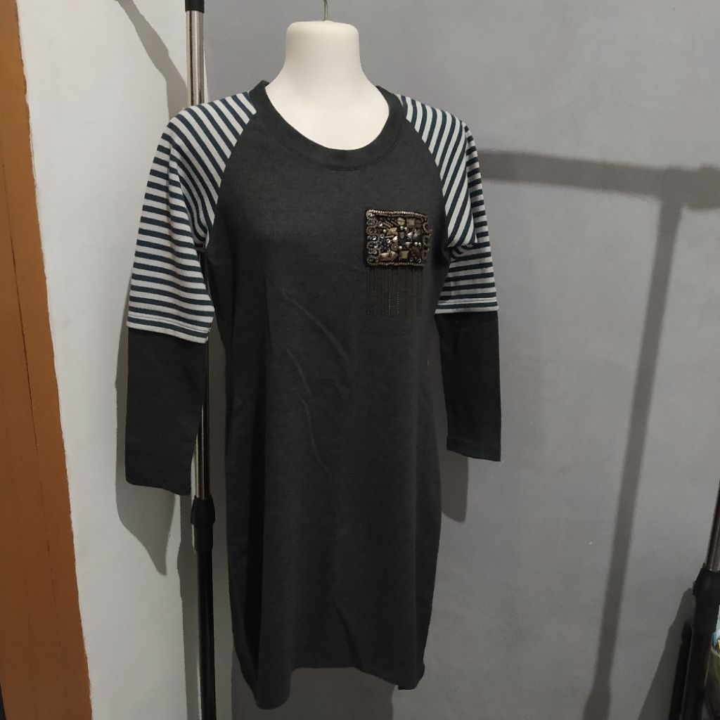 Tunik Tebal warna Abu Tua