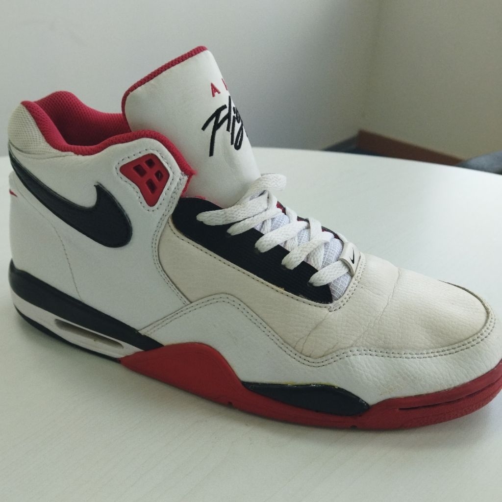 Prelove/Thrift) Sepatu Olahraga/Basket/Indoor/Second/UNISEX/Size 44,5 Insole 28,5