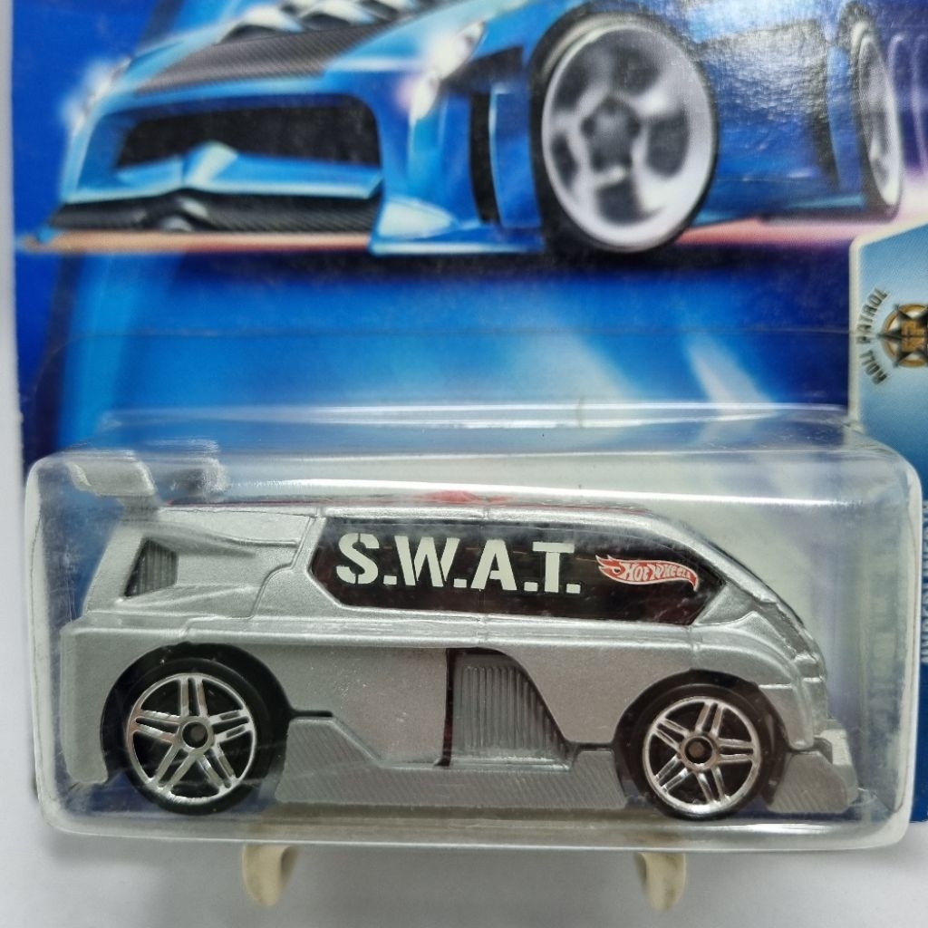 Diecast Mobil Hotwheels 1:64 HYPERLINER S.W.A.T. silver