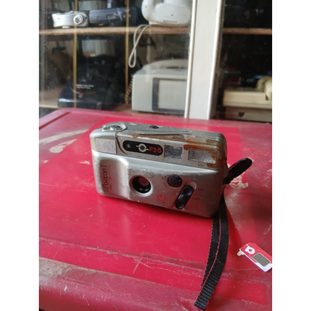 kamera analog 35rb jadul antik kuno lawas vintage kuno display anggap mati