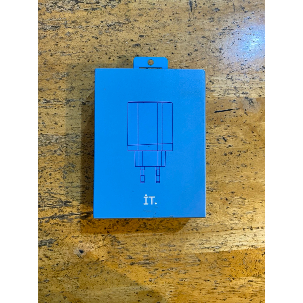 IT1 PLUG IT1 30 CHARGER