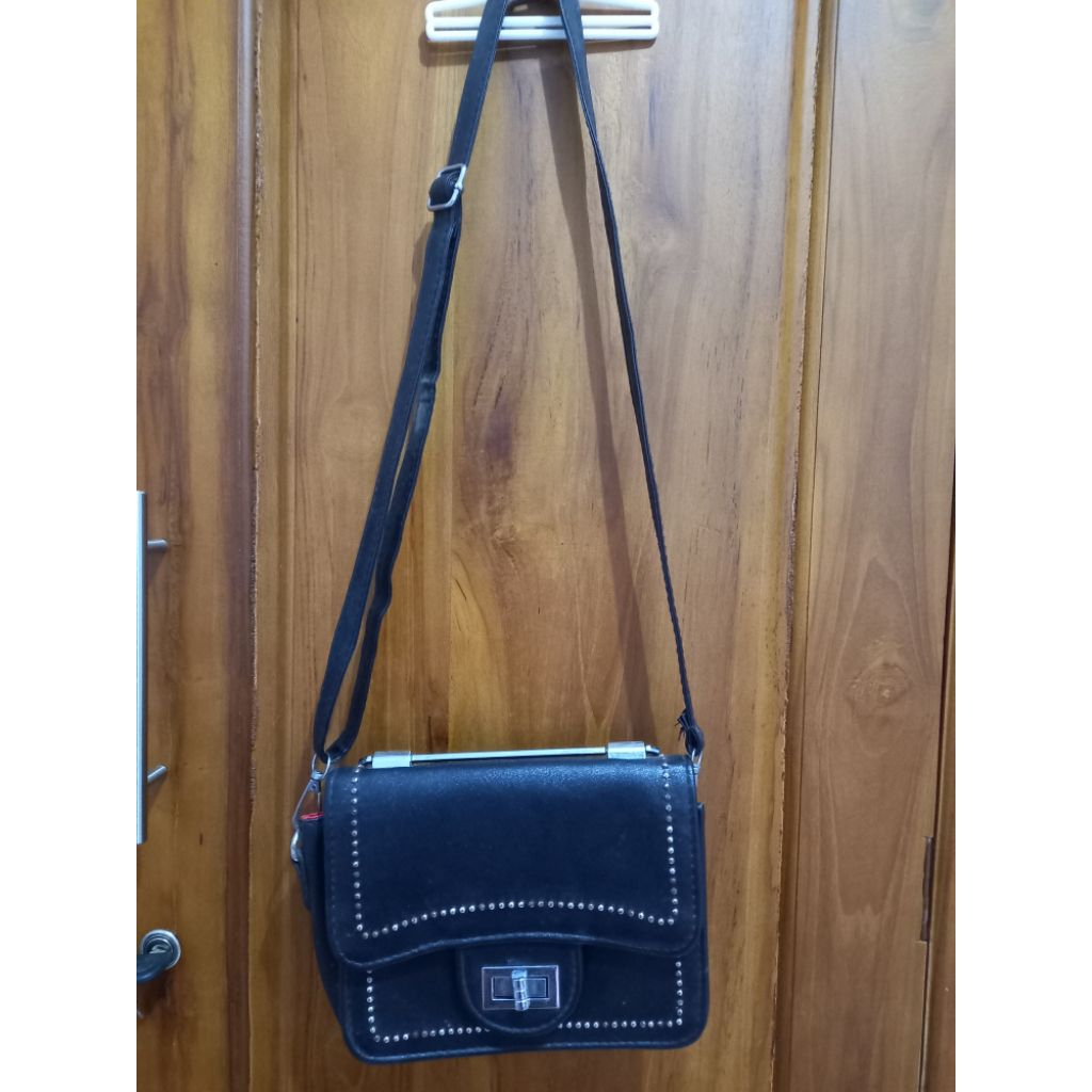 *PRELOVED* Tas Selempang Manik