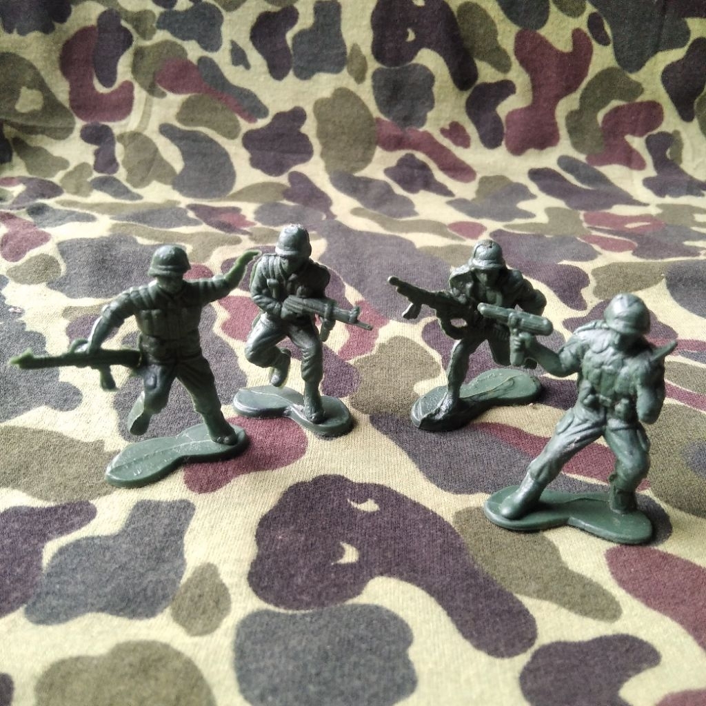 Figure Tentara Jadul Made in Hongkong Combat Army Man Tentara Plastik Jadul Mainan Jadul set isi 4 t