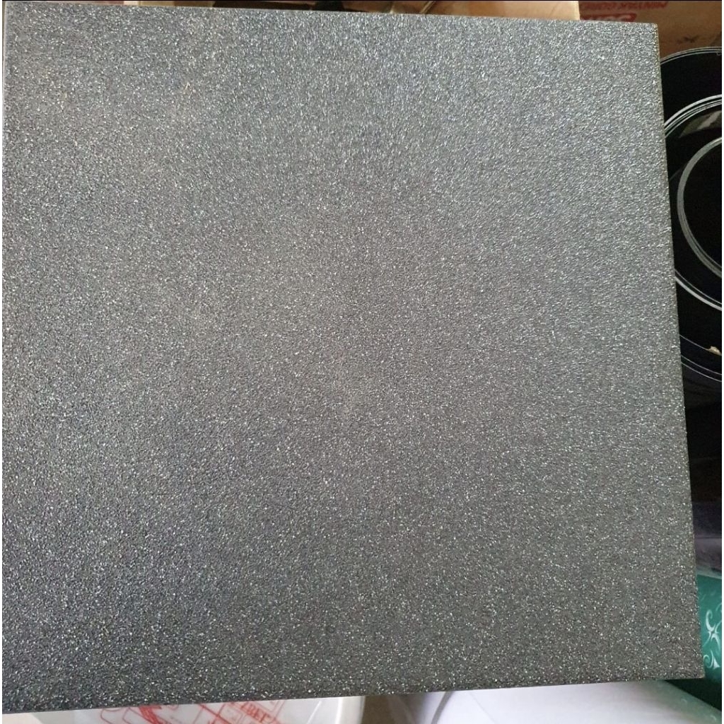 keramik lantai kamar mandi ruang cuci teras garasi rumah IKAD 30x30 67043 black hitam bintik kasar