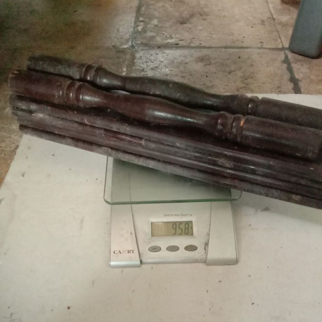 Kayu mahoni cocotan rak tv