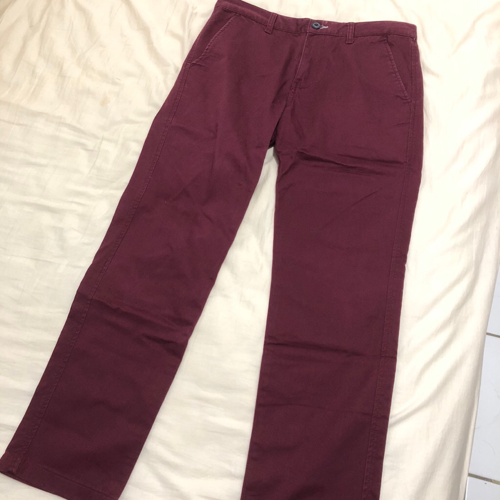 Celana Panjang Pria Giordano Merah Maroon