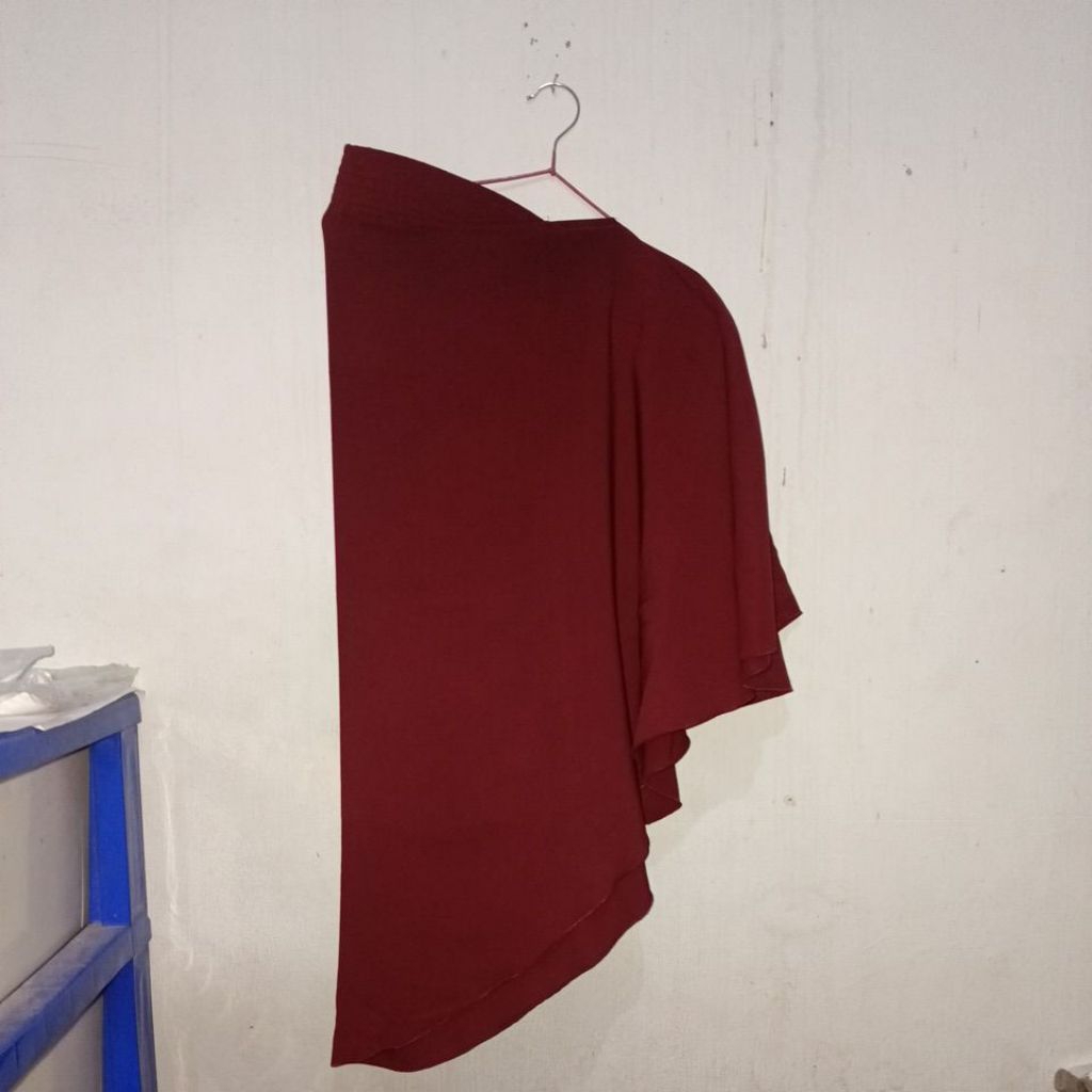 (PRELOVED PRIBADI) JILBAB INSTAN SORONG LANGSUNG MERAH MAROON