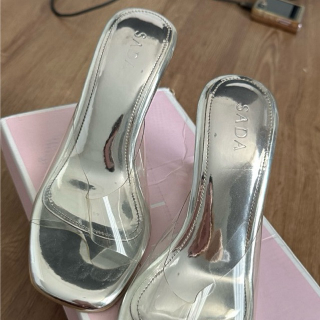 LIKE NEW - Wear Sada Bhai Wedges