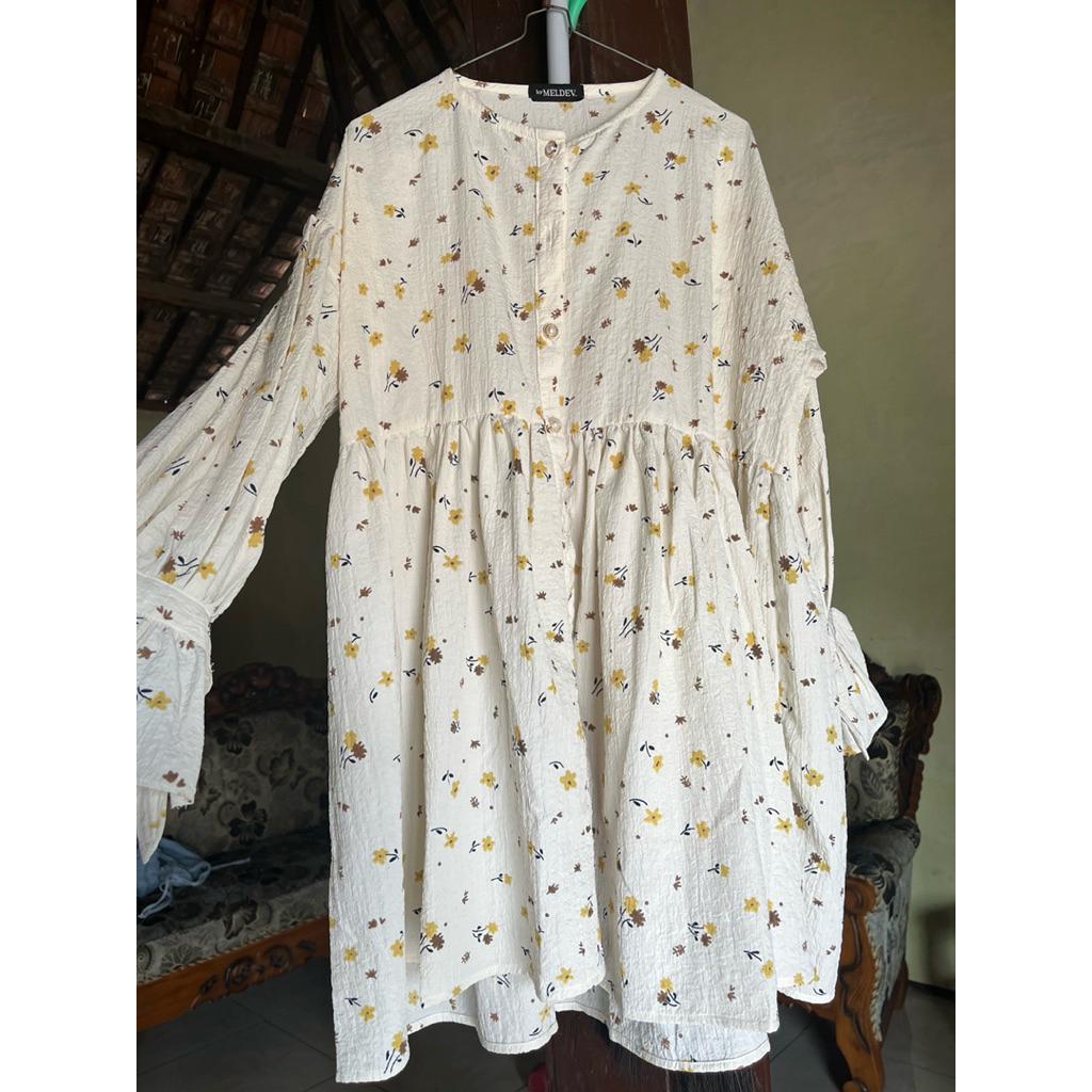 Preloved Blouse by meldev