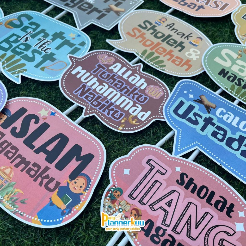 Partyplannerkuu Property Photobooth Hari Santri – Papan Karnaval | Dekorasi Acara Spesial