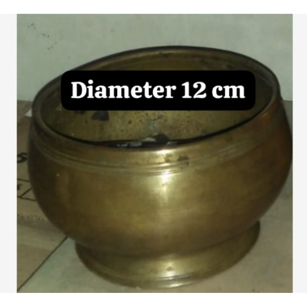 Barang antik mangkok kuningan