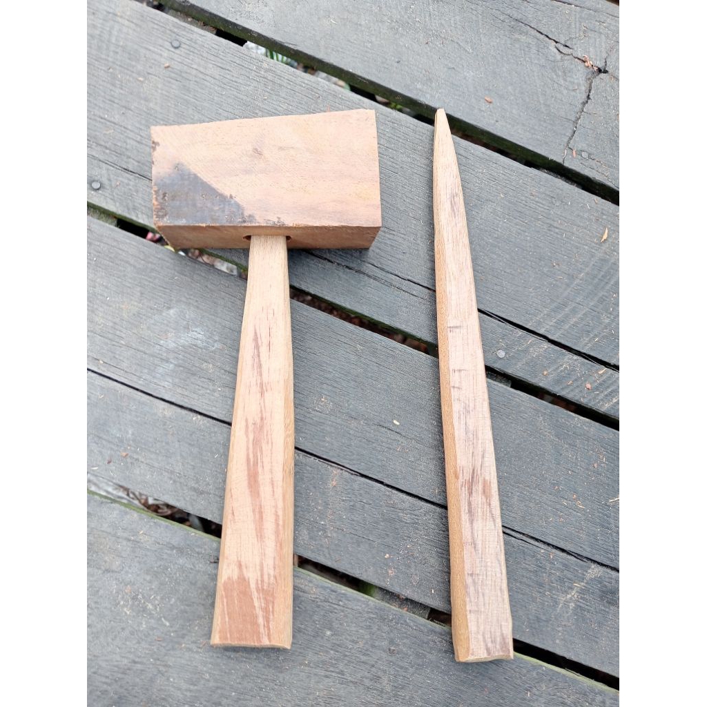 Pencungkel baluk ice  dan Palu penghancur Baluk ice dari kayu ulin asli