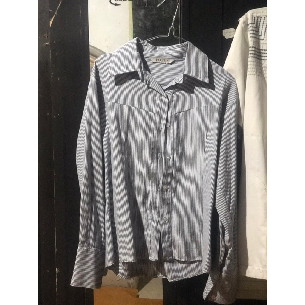 Preloved kemeja wispie, Hulm