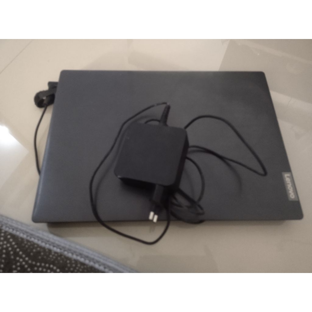 Laptop Lenovo S145 matot