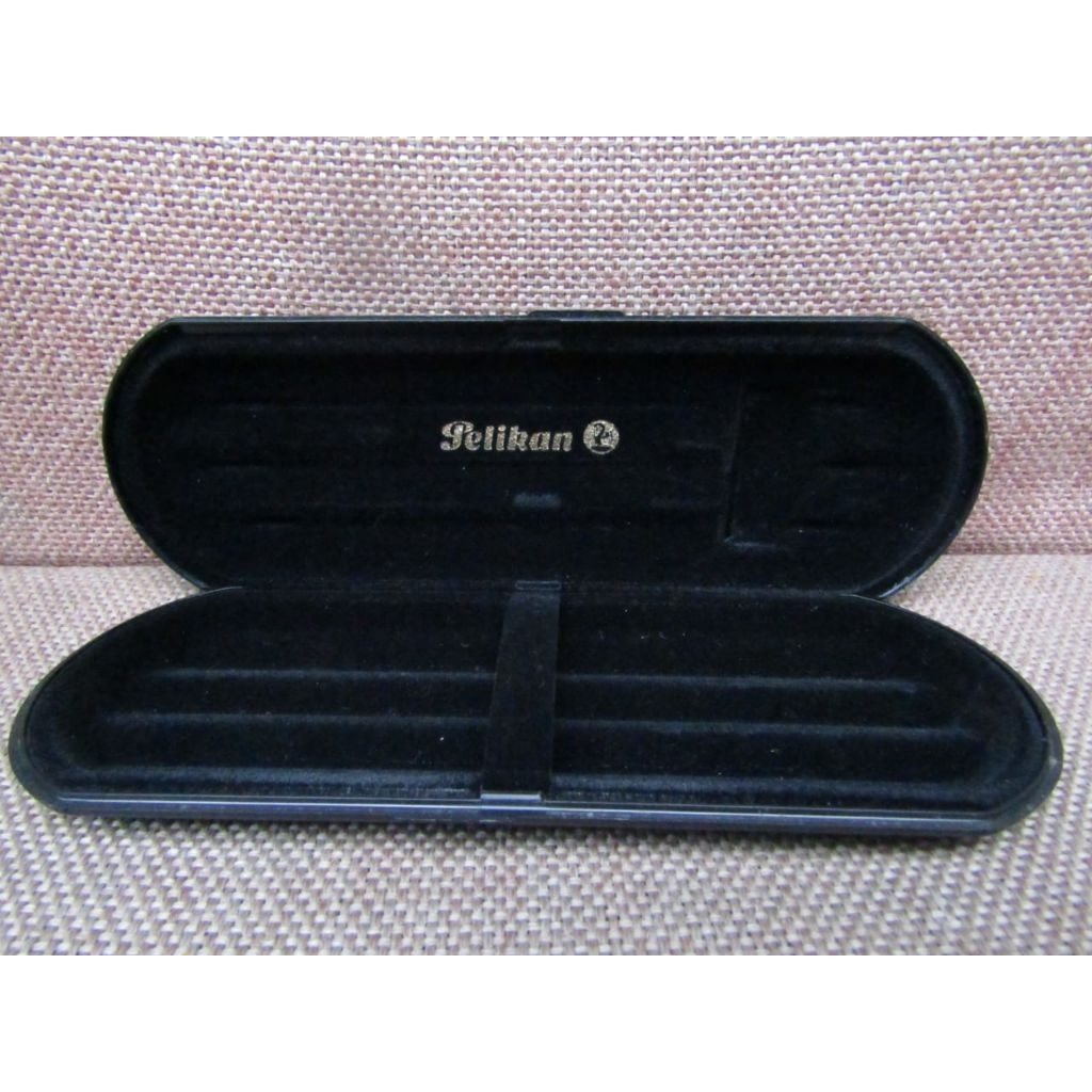 Box Pulpen Pelikan