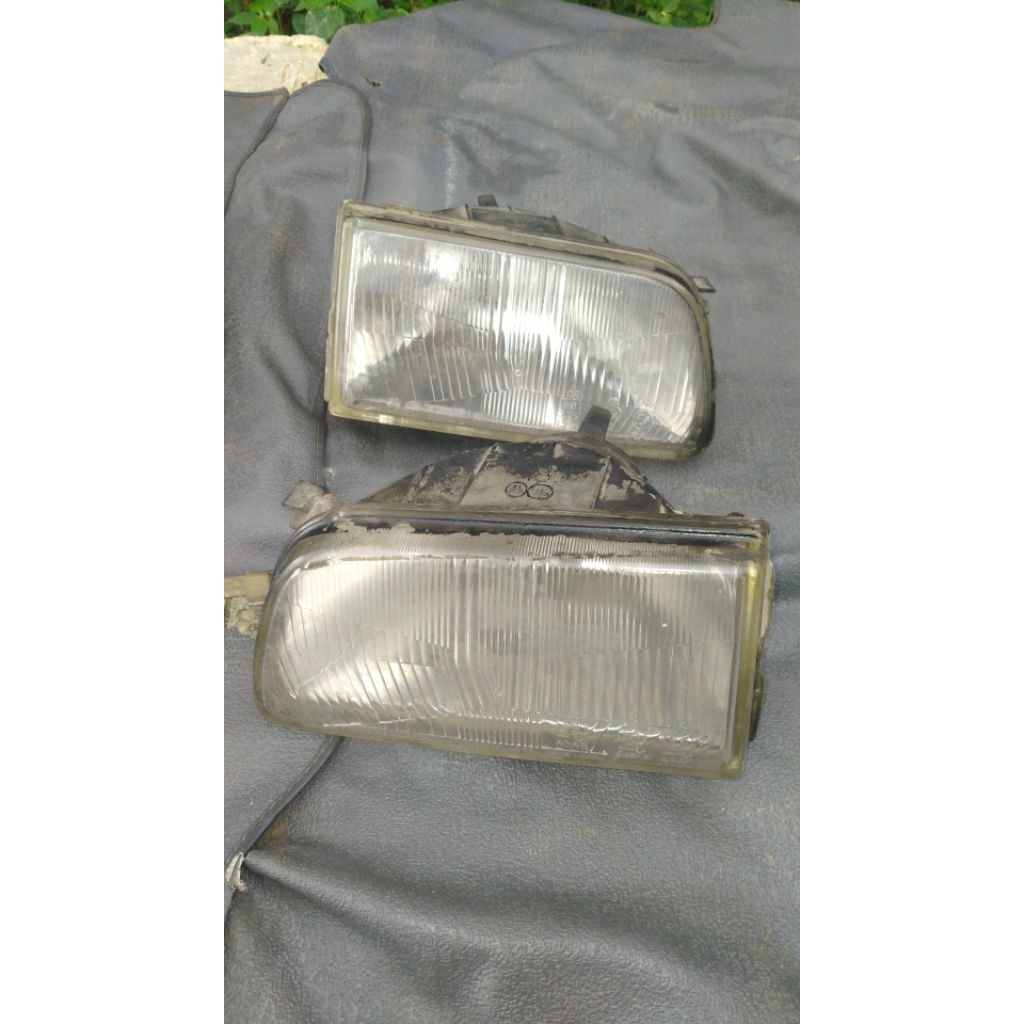 sepasang headlamp koito starlet kotak
