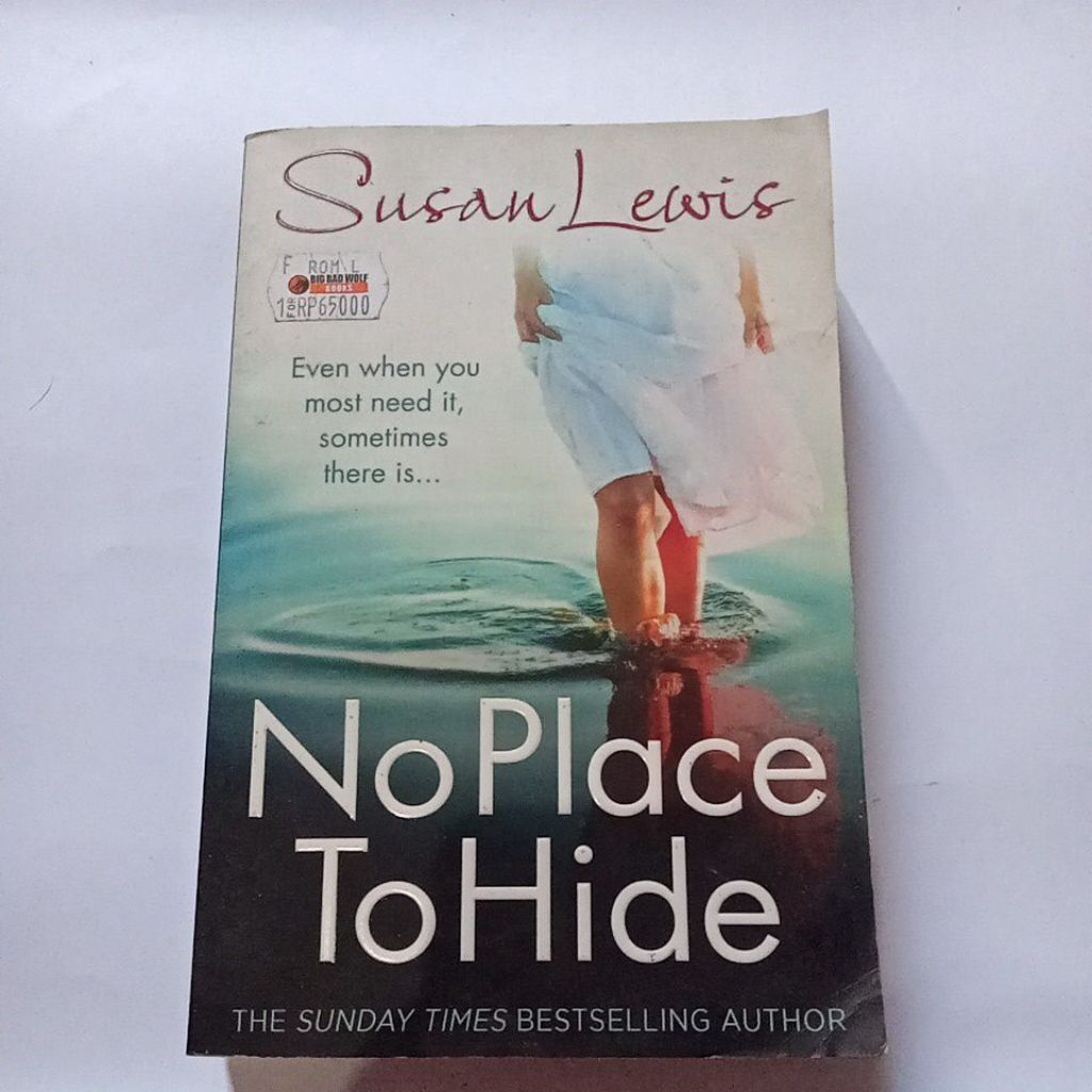 No Place To Hide/ novel remaja/ bahasa inggris