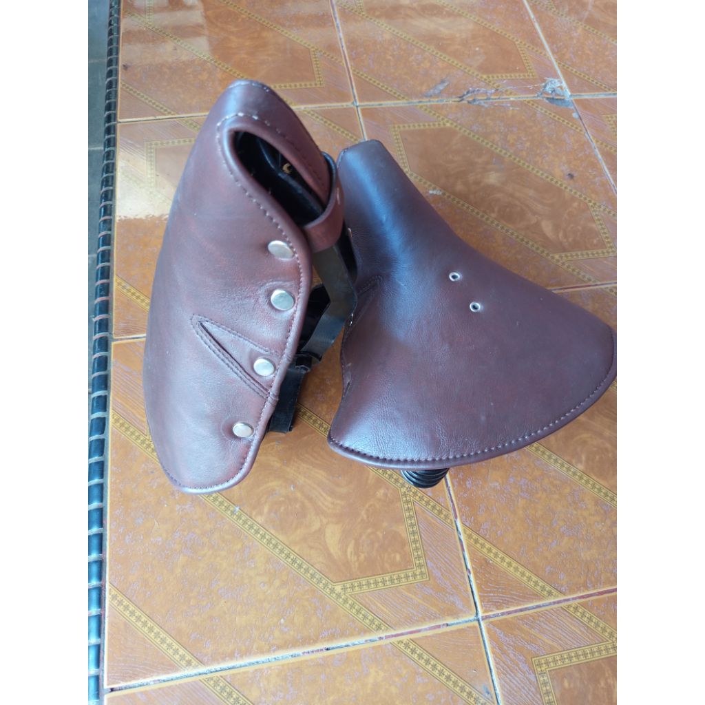 sadel KMD Besar kulit asli