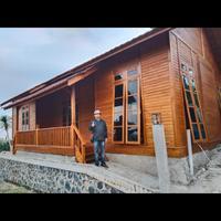 rumah kayu meranti merah modern