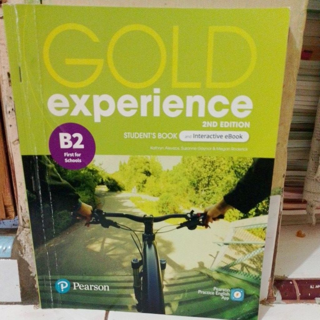 gold experience B2