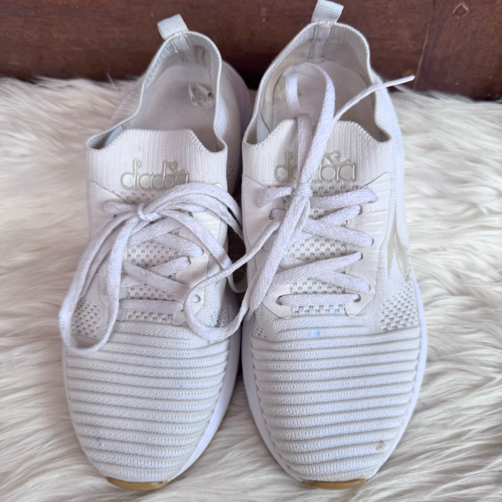 Preloved Sepatu Running Diadora Vabio Full White Original