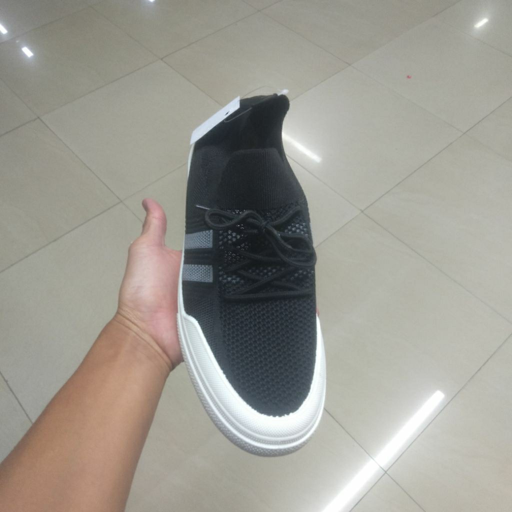 SEPATU SNEAKERS PRIA 889-060 DR KEVIN SHOES