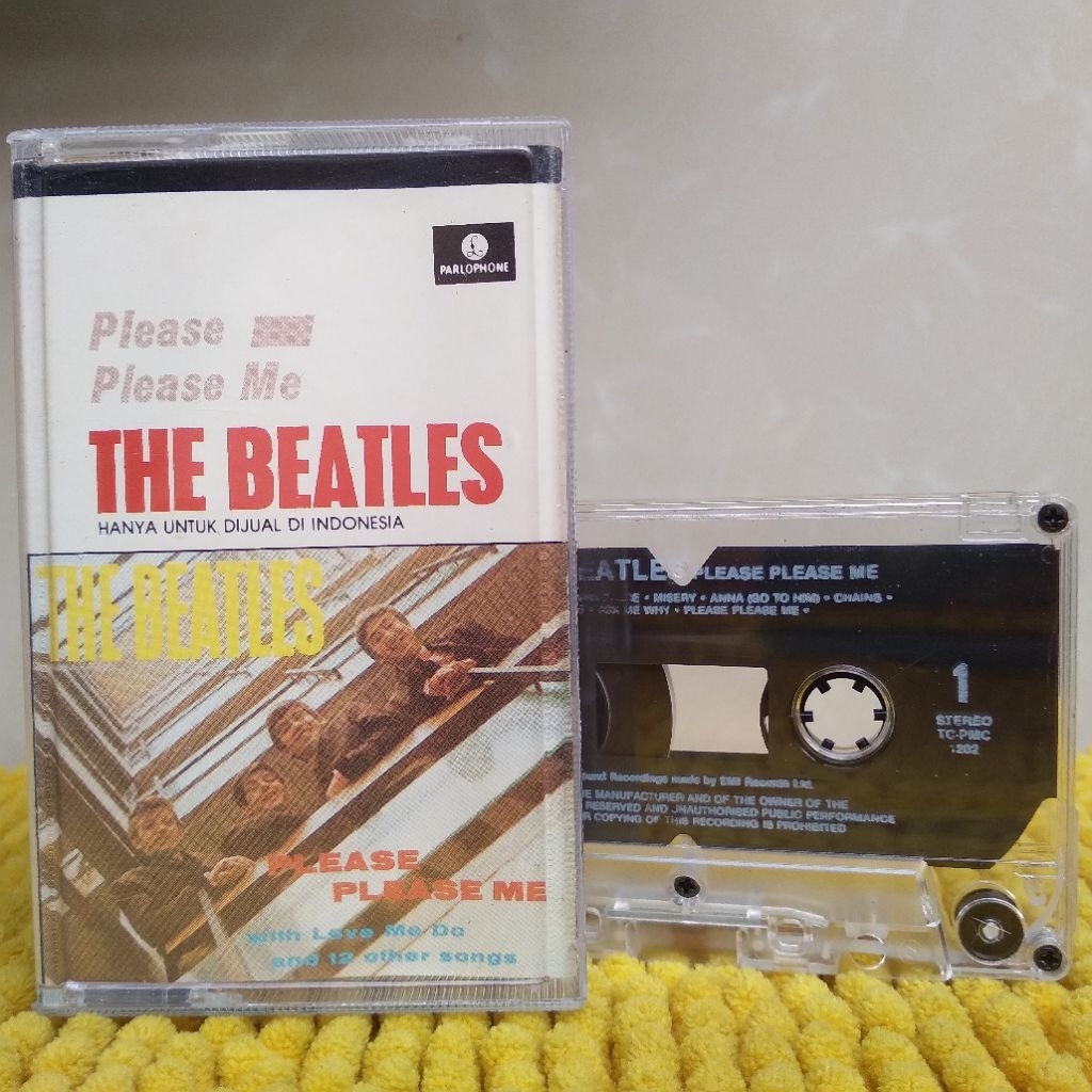 KASET PITA THE BEATLES - PLEASE PLEASE ME