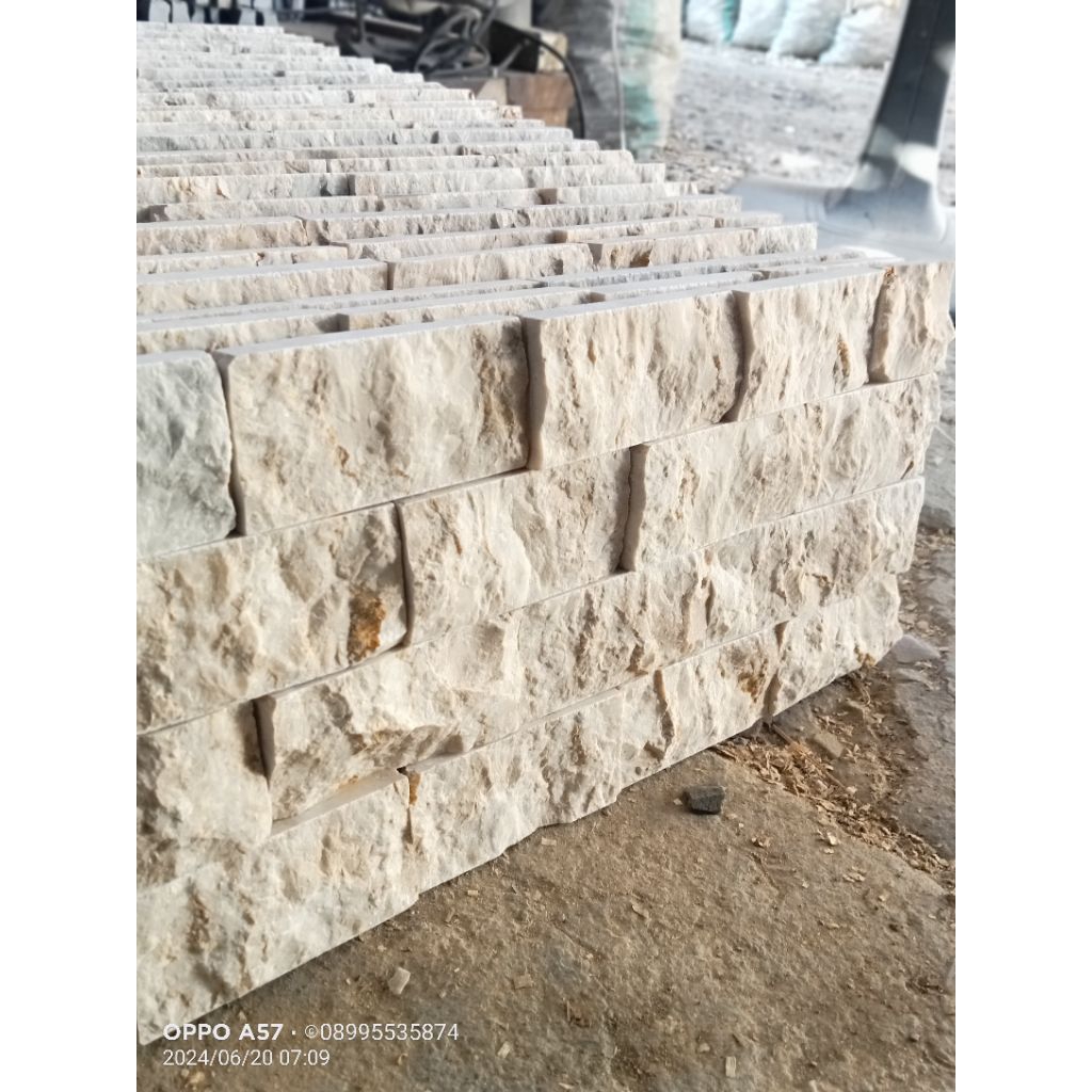 batu alam dinding / batu alam teras rumah