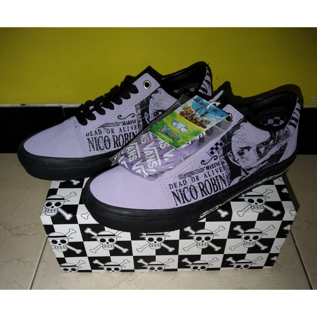 Vans x one piece nico Robin size 42 baru resmi Navya