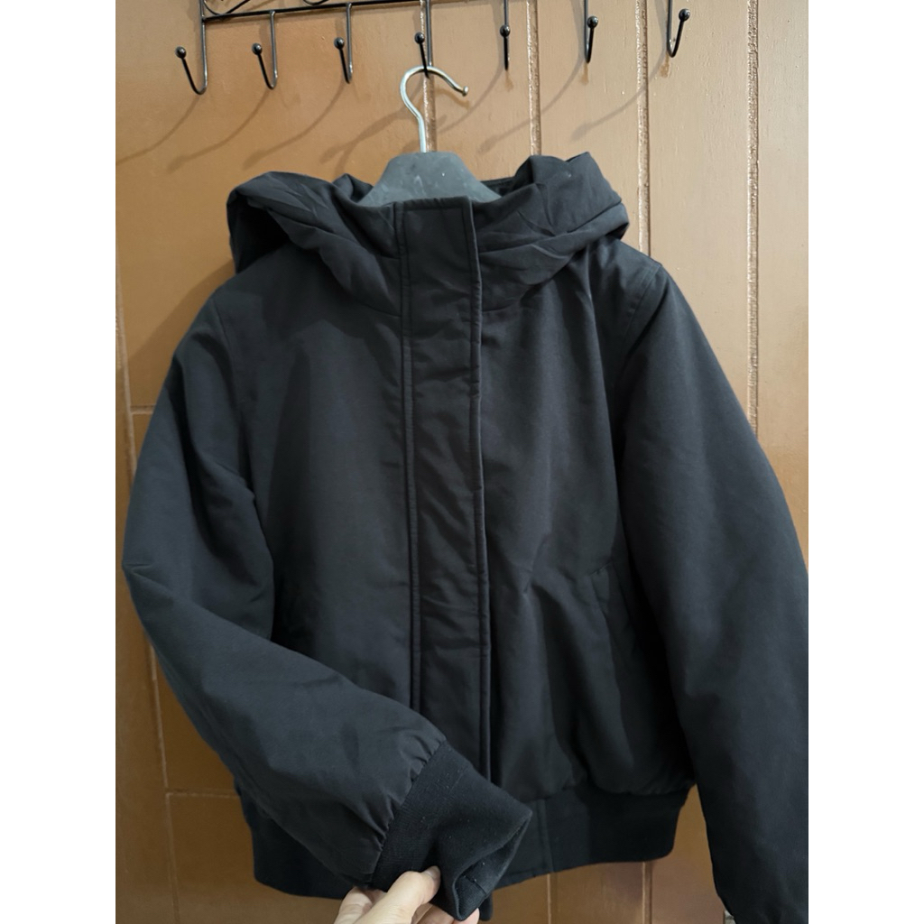 Uniqlo Utility Crop Boomber Jacket Black/Hitam LD 100