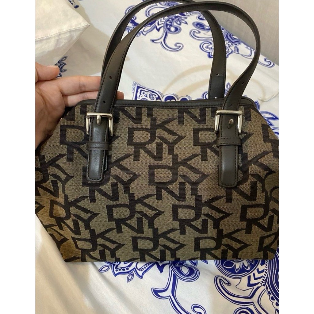 Prelove DKNY (Donna Karan New York)