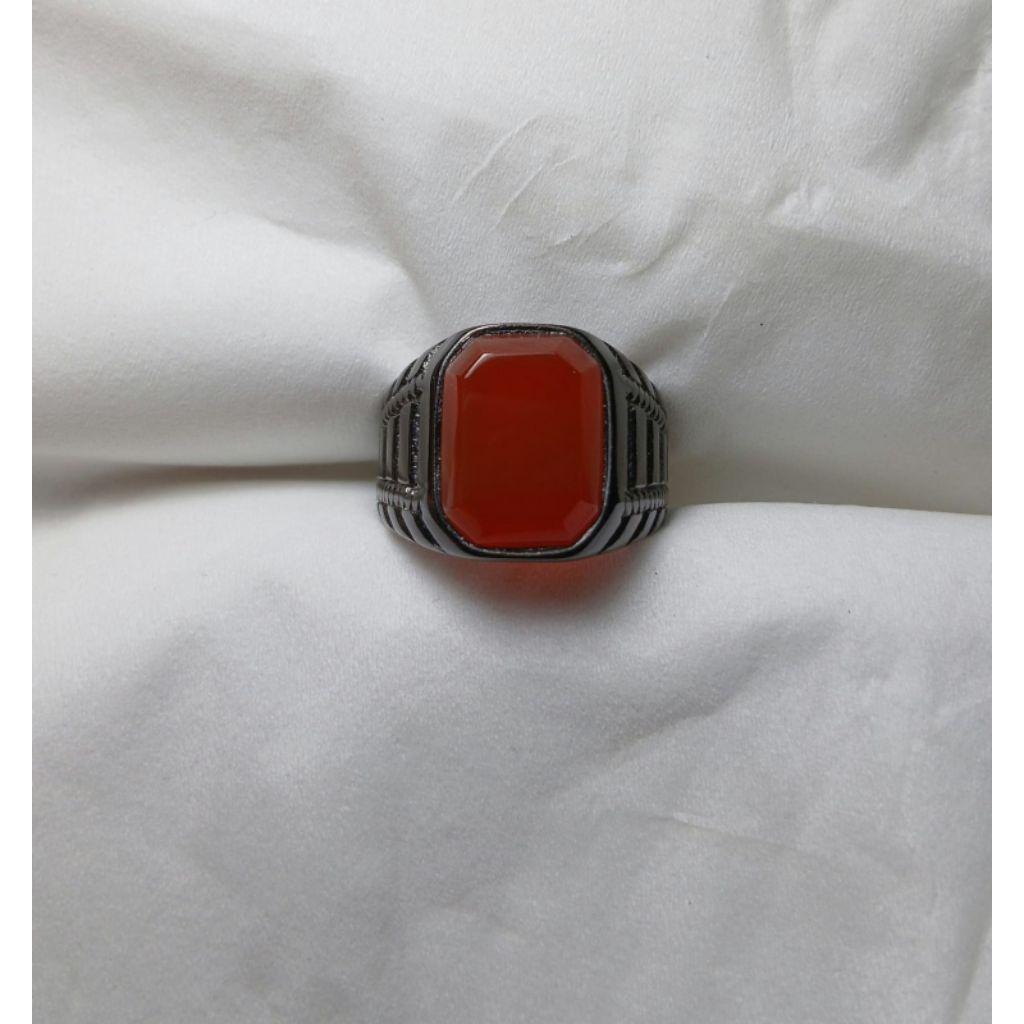 Cincin Yaman ahmer kotak cuting naturalDimensi 14×10×5Ring Titanium tersedia size 7/8/9/10