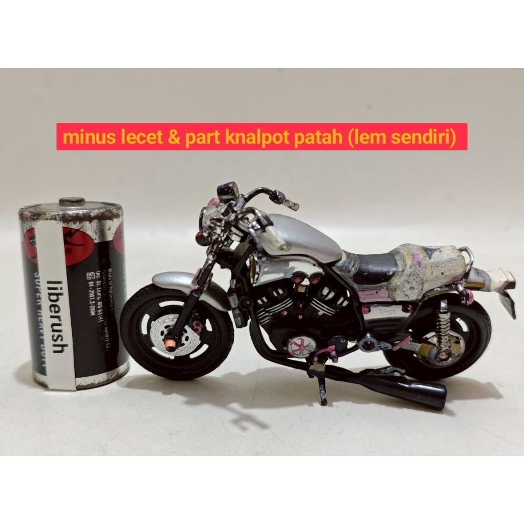 Junk patah diecast maisto yamaha vmax 1/18 gray