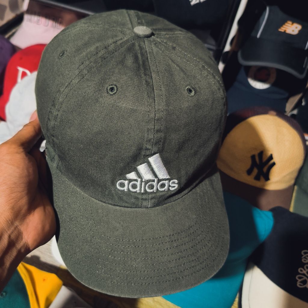 Topi adidas bekas second