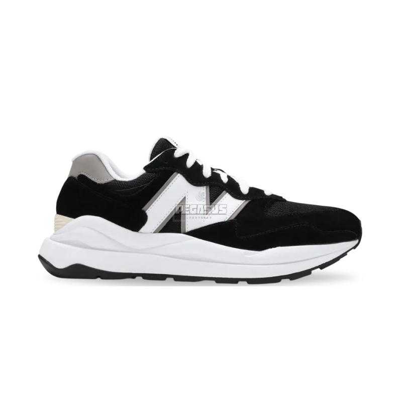 Sepatu NB 57 40 Black White WhiteBlack Sneakers Authentic