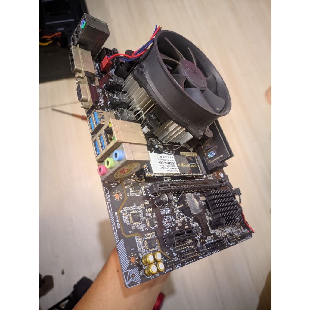 Intel Core i3 7100 + Motherboard Colorful B250M-D RAM 8GB (4gb*2) 2400 mhz