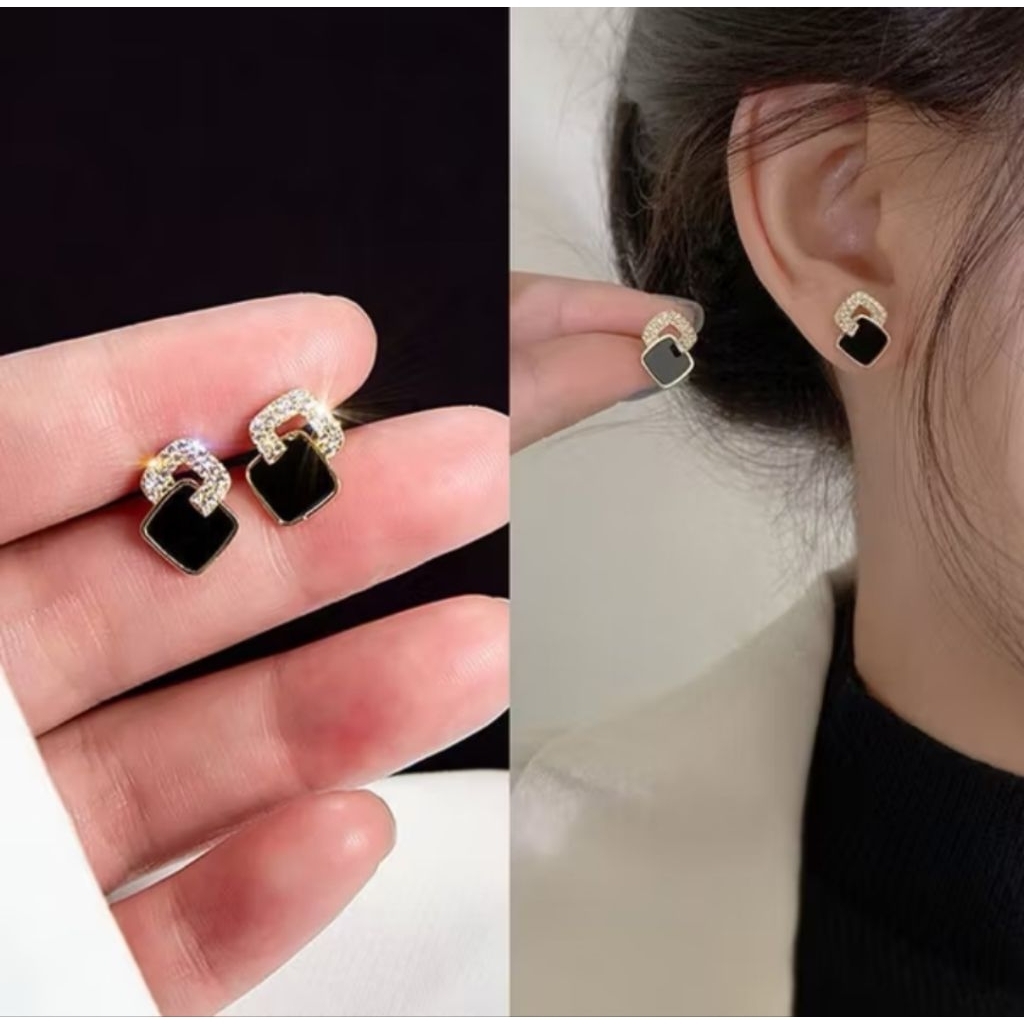 Anting Wanita Black Square Trending Korea Elegant Fashion Style