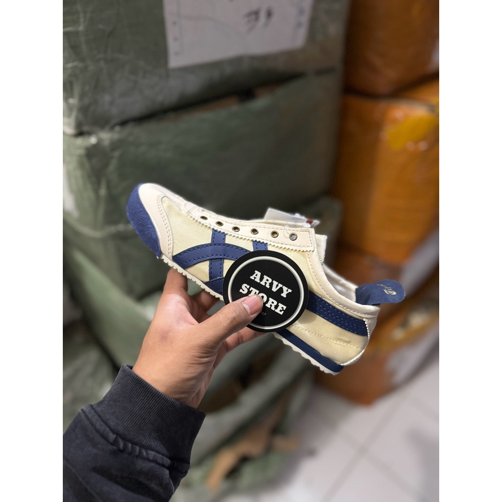 Sepatu Slip On Onitsuka Cream Navy