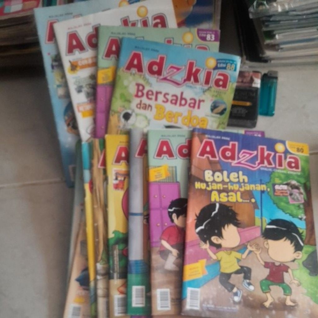 MAJALAH ANAK ADZKIA SHLIH,CERDAS,KREATIF RANDOM EDISI DAN TAHUN