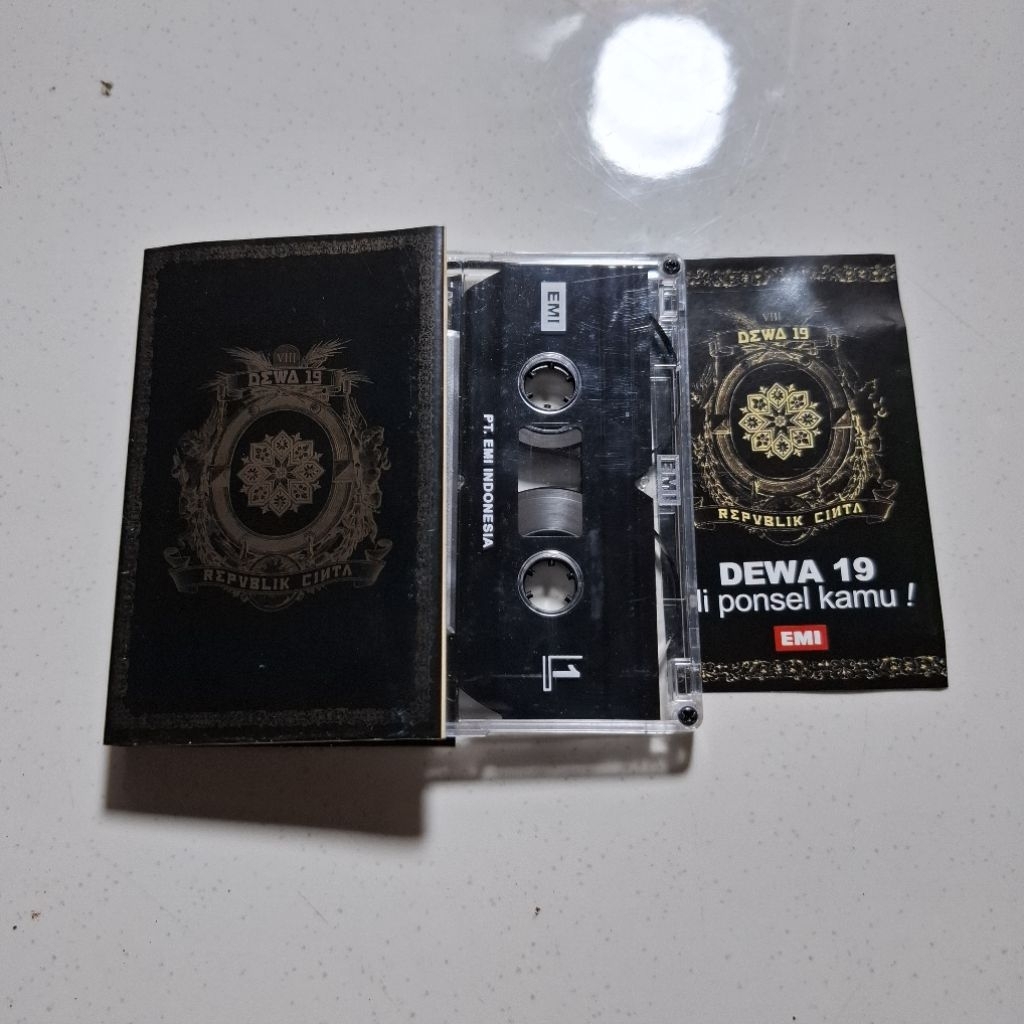 Kaset Pita Musik Dewa 19 - Republik Cinta