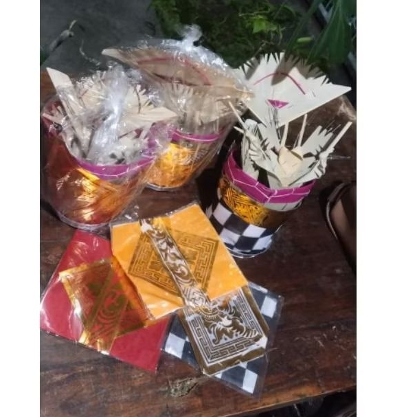 daksina linggih/mepayas dengan rantasan