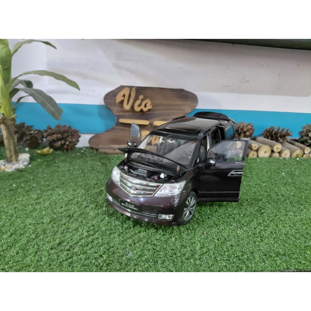 Diecast Miniatur Honda Elysion Maroon skala 1:18