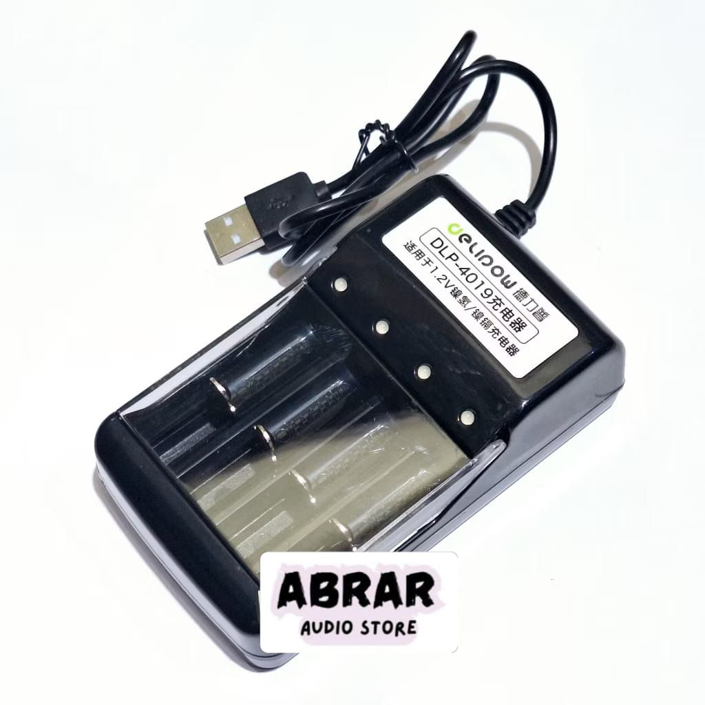 Charger Baterai AA AAA 2 Slot 4 Slot DELIPOW Kabel Usb / CAS BATERAI CHARGER BATERAI USB AA DAN AAA