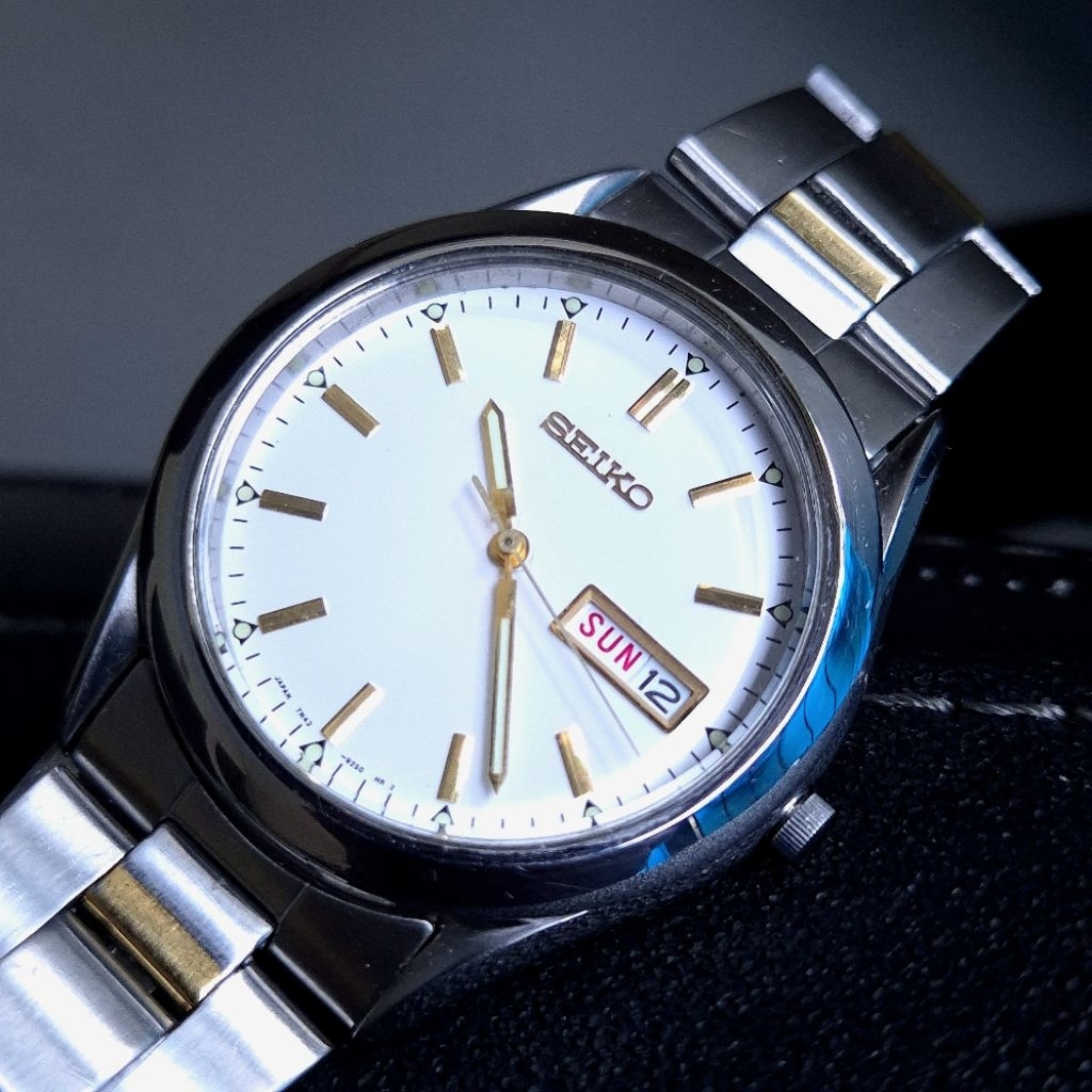 Jam Tangan Pria Seiko Classic 7N43-9080 Day Date White Dial Original Japan