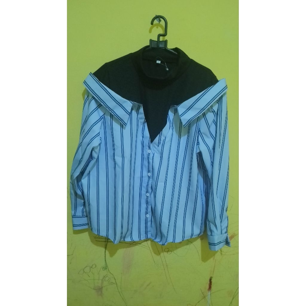 Kemeja Wanita Garis-garis biru