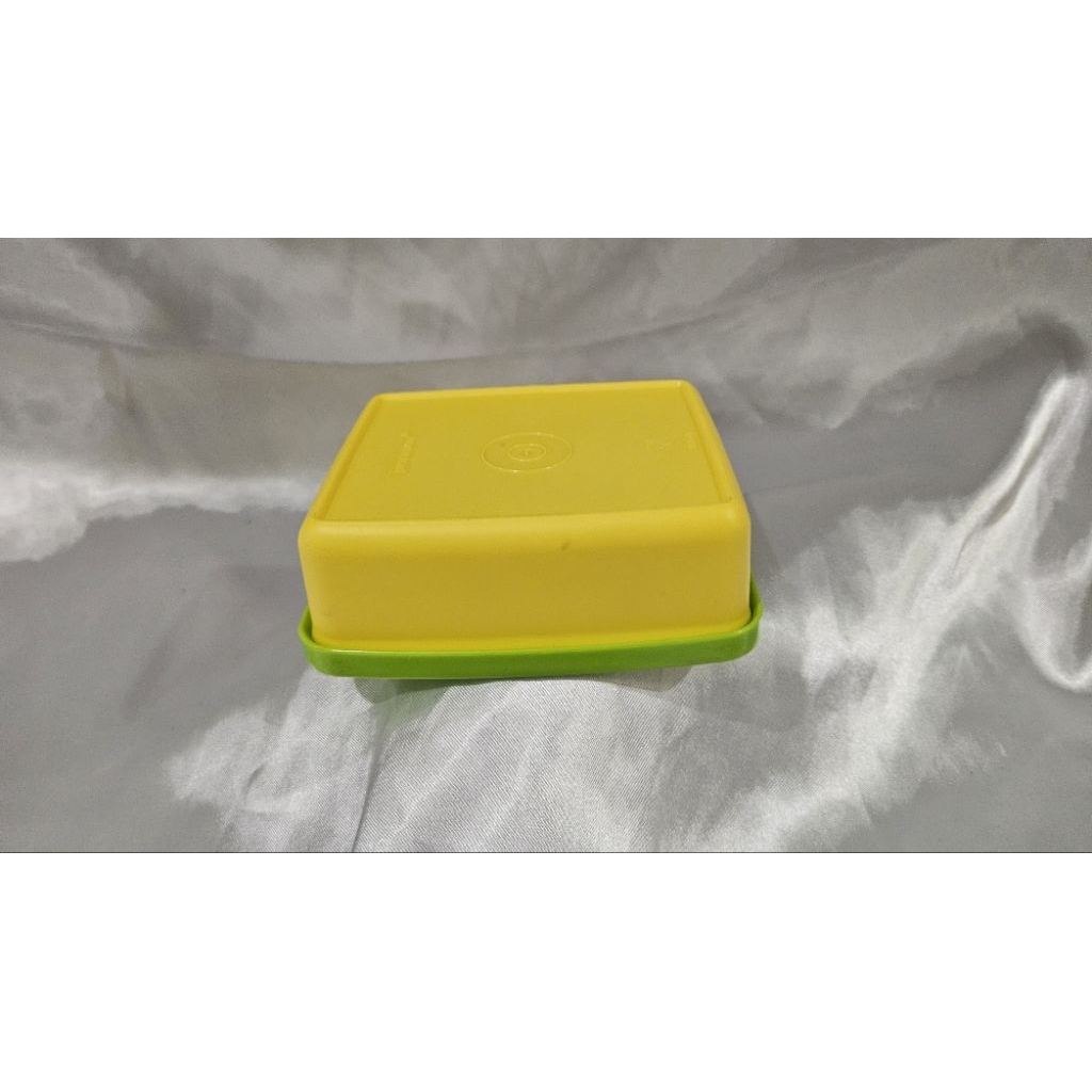 mini square round tupperware/yellow green