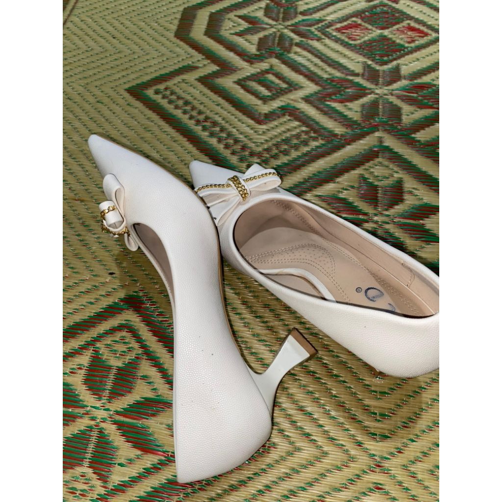 Second Brand High Heels Putih Elegan Wanita
