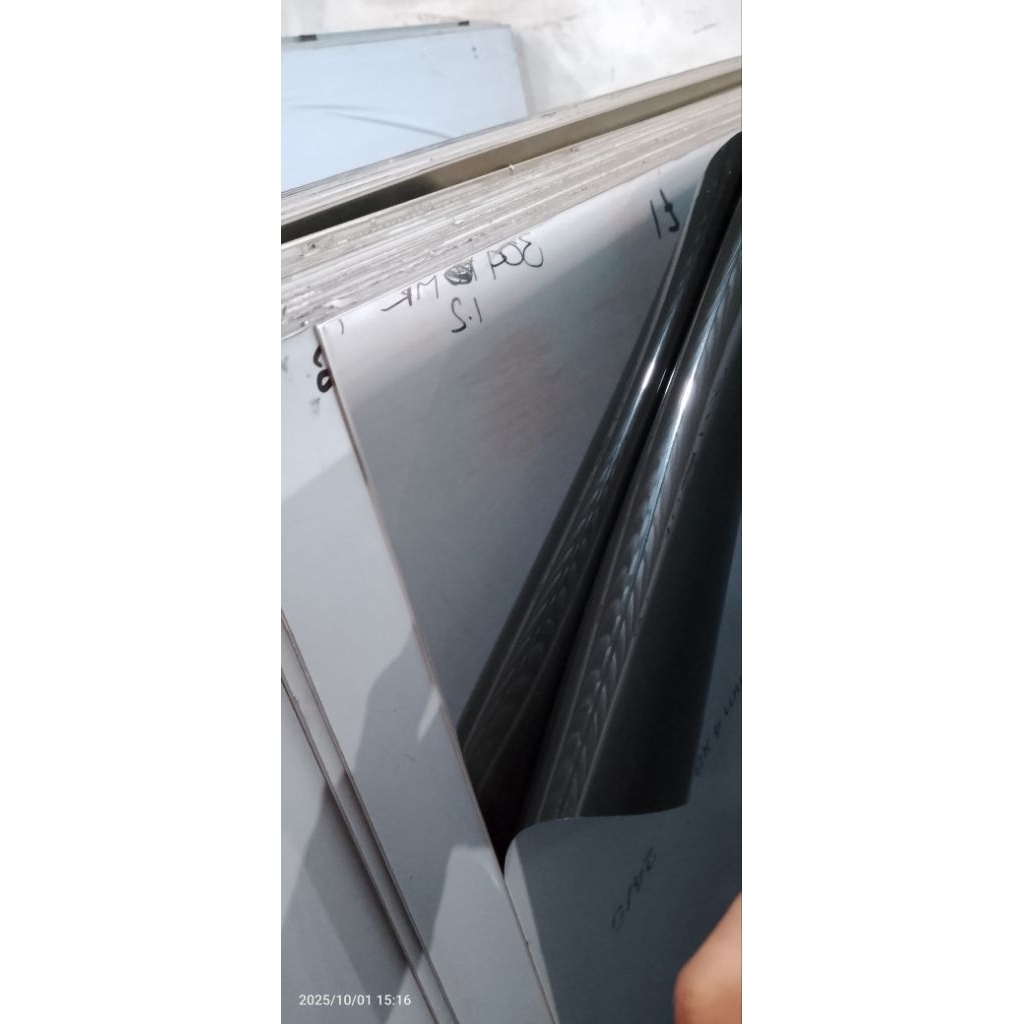 Plat Stainless Steel lembaran ukuran 0.8 mm 4x8 ft