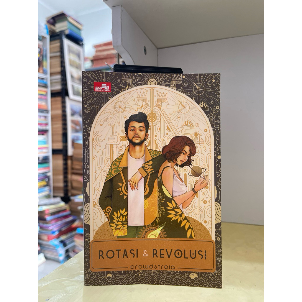 NOVEL ROTASI DAN REVOLUSI CROWDSTROIA